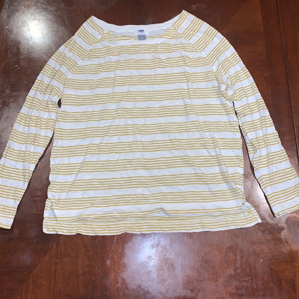 Cute yellow striped blouse.